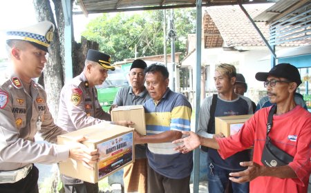 Sambut Hari Bhayangkara ke 80, Polres Bondowoso Salurkan Bantuan untuk Anak Yatim, Ojol dan Sopir Angkot